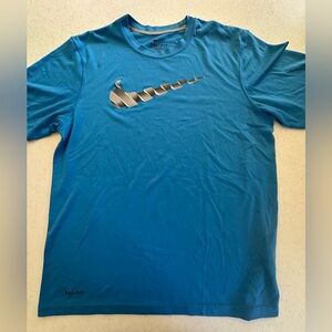 Nike Training Men’s Medium Blue Dri-FIT Shirt. Athletic T-Shirt.